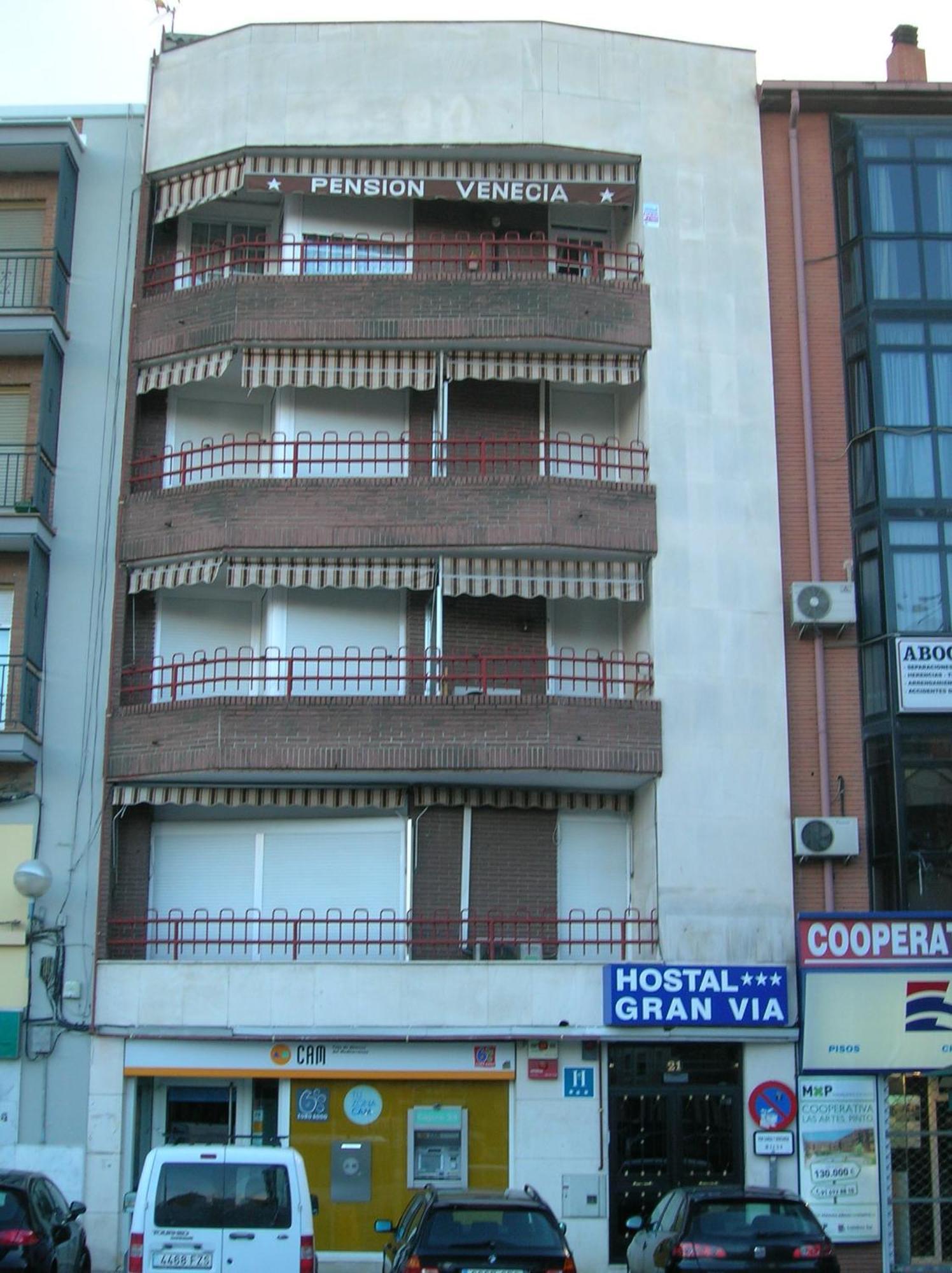 Hostal Gran Via Pinto Exterior photo