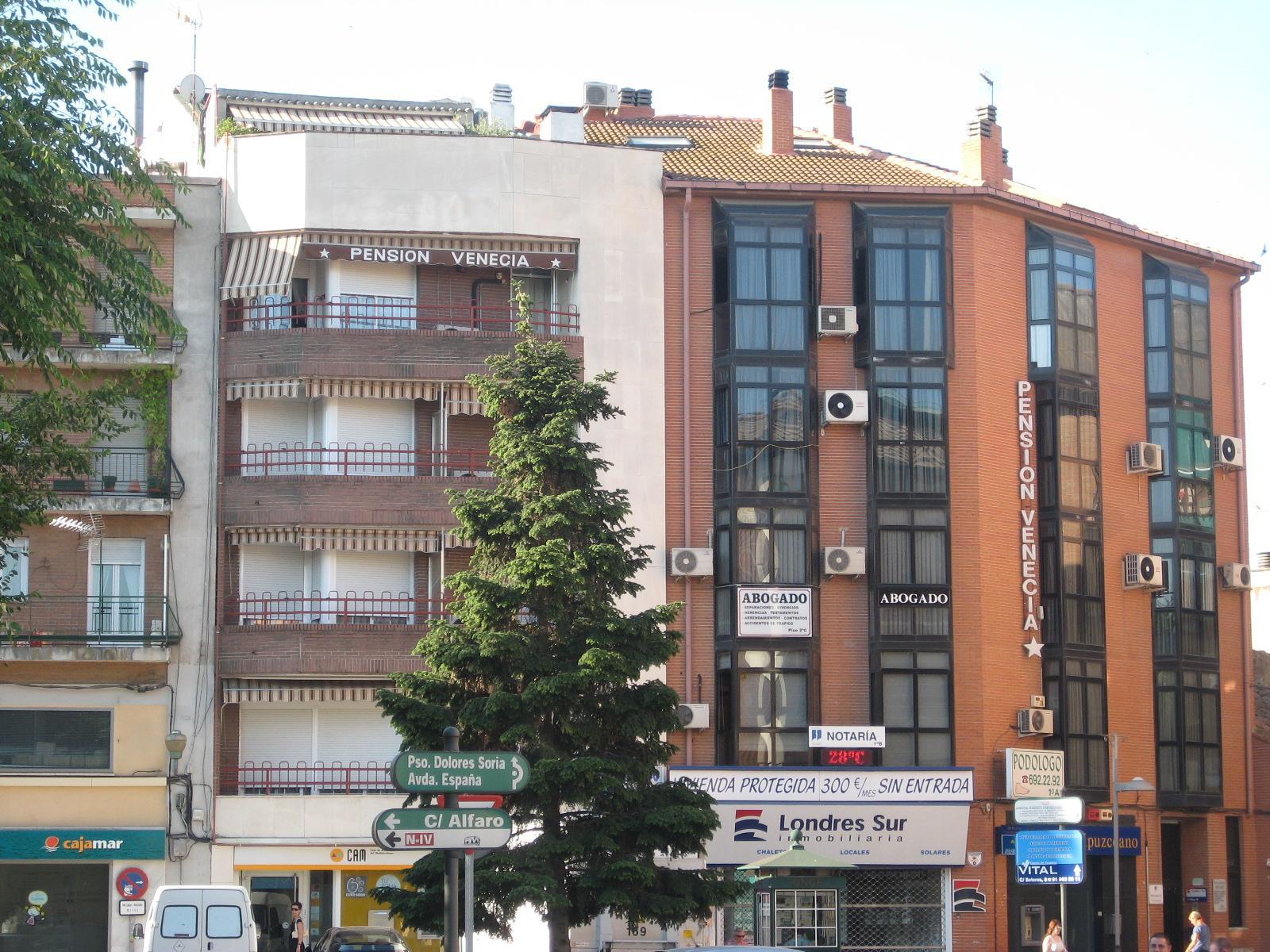 Hostal Gran Via Pinto Exterior photo